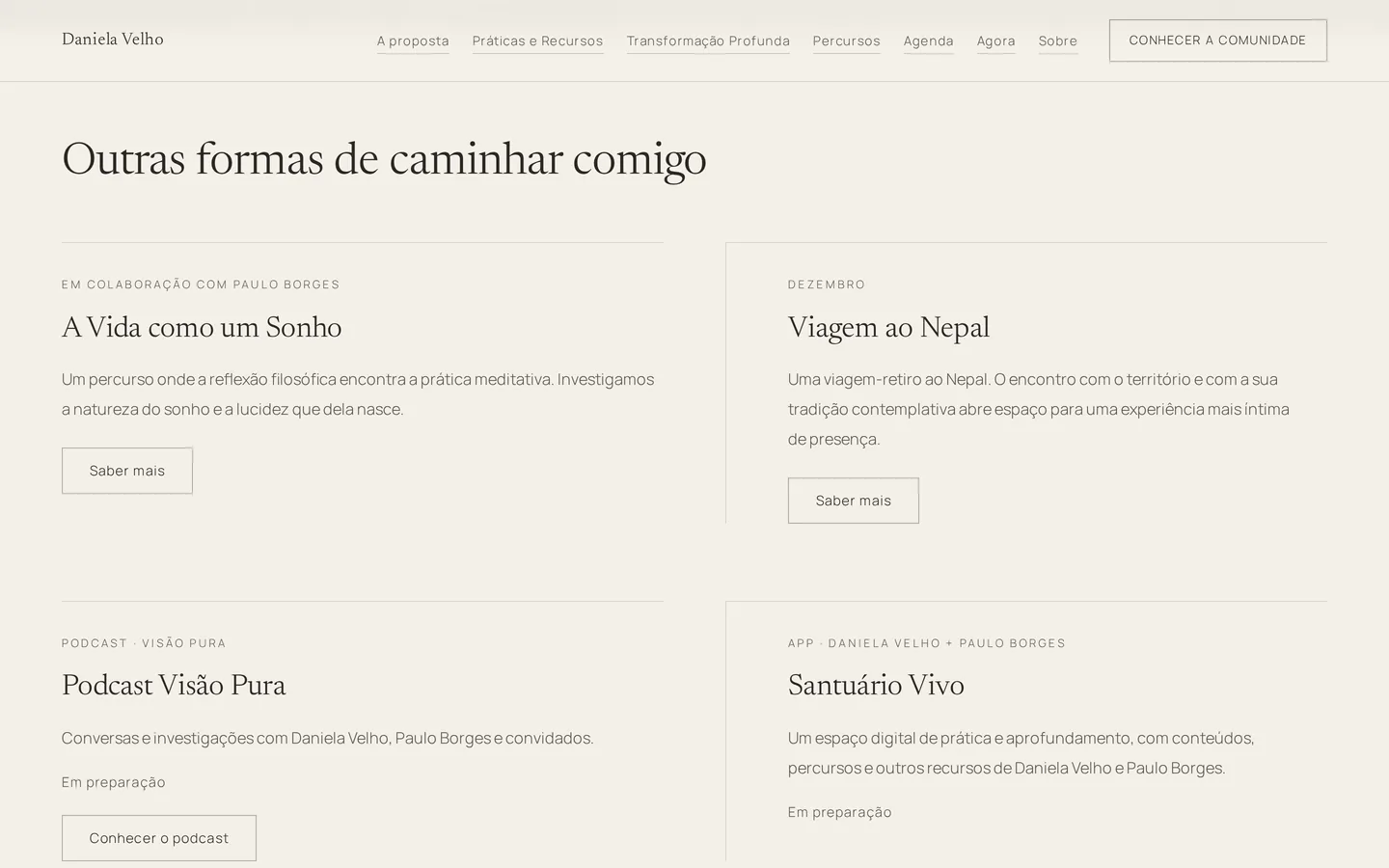Secção «Outras formas de caminhar comigo» da demonstração Daniela Velho, com percursos, viagem, podcast e app.